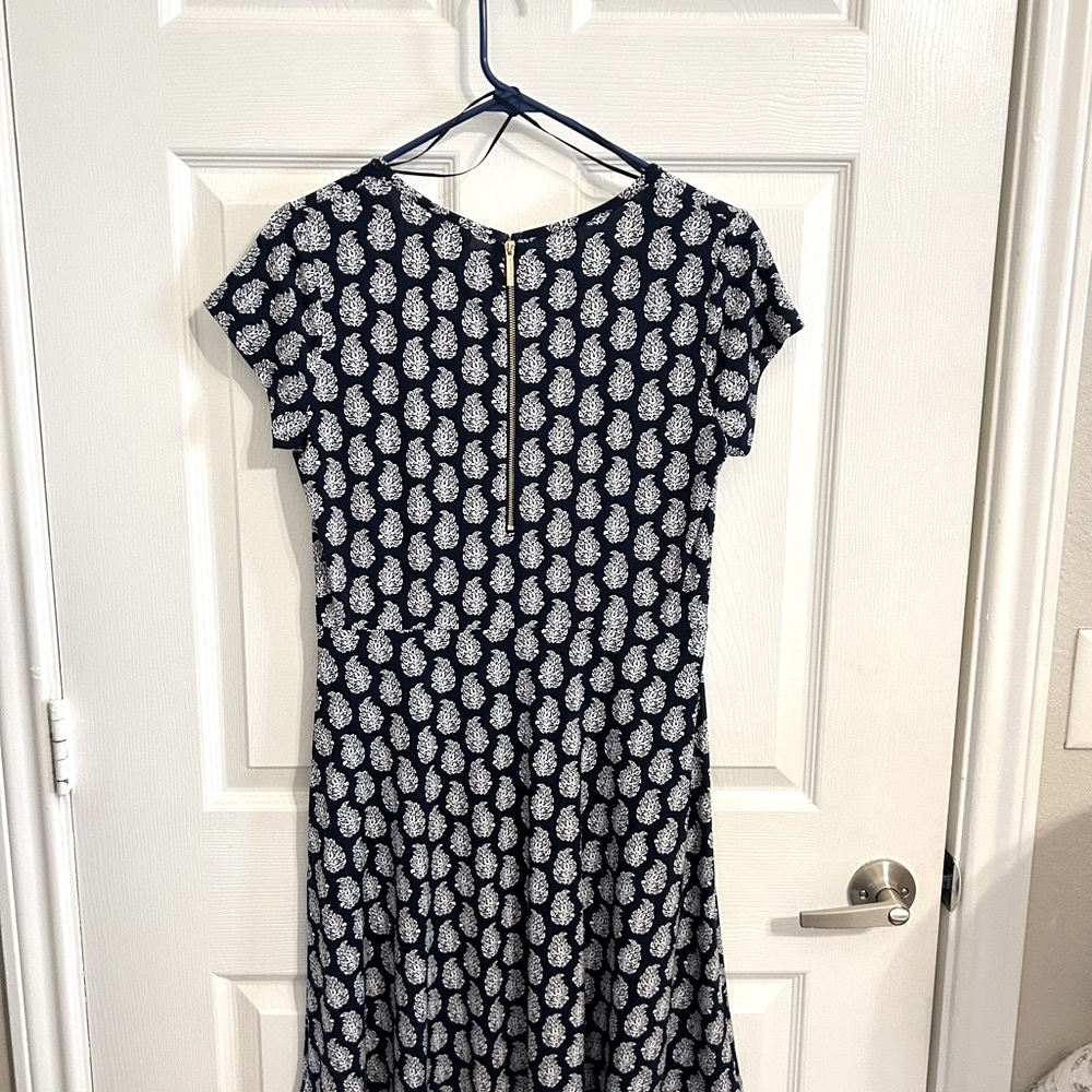 Very comfortable blue and white Michael Kors dress! - Picture 2 of 3